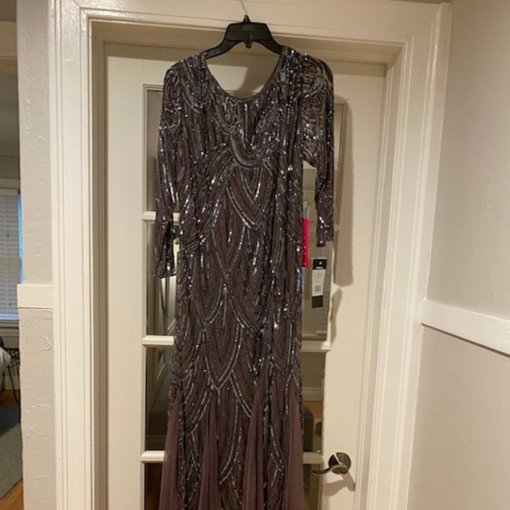 NEW Long Sequin 3/4 Sleeve Round Neck Sheath Gown